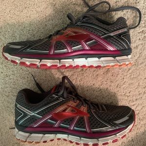 Brooks Running Shoes Size 7